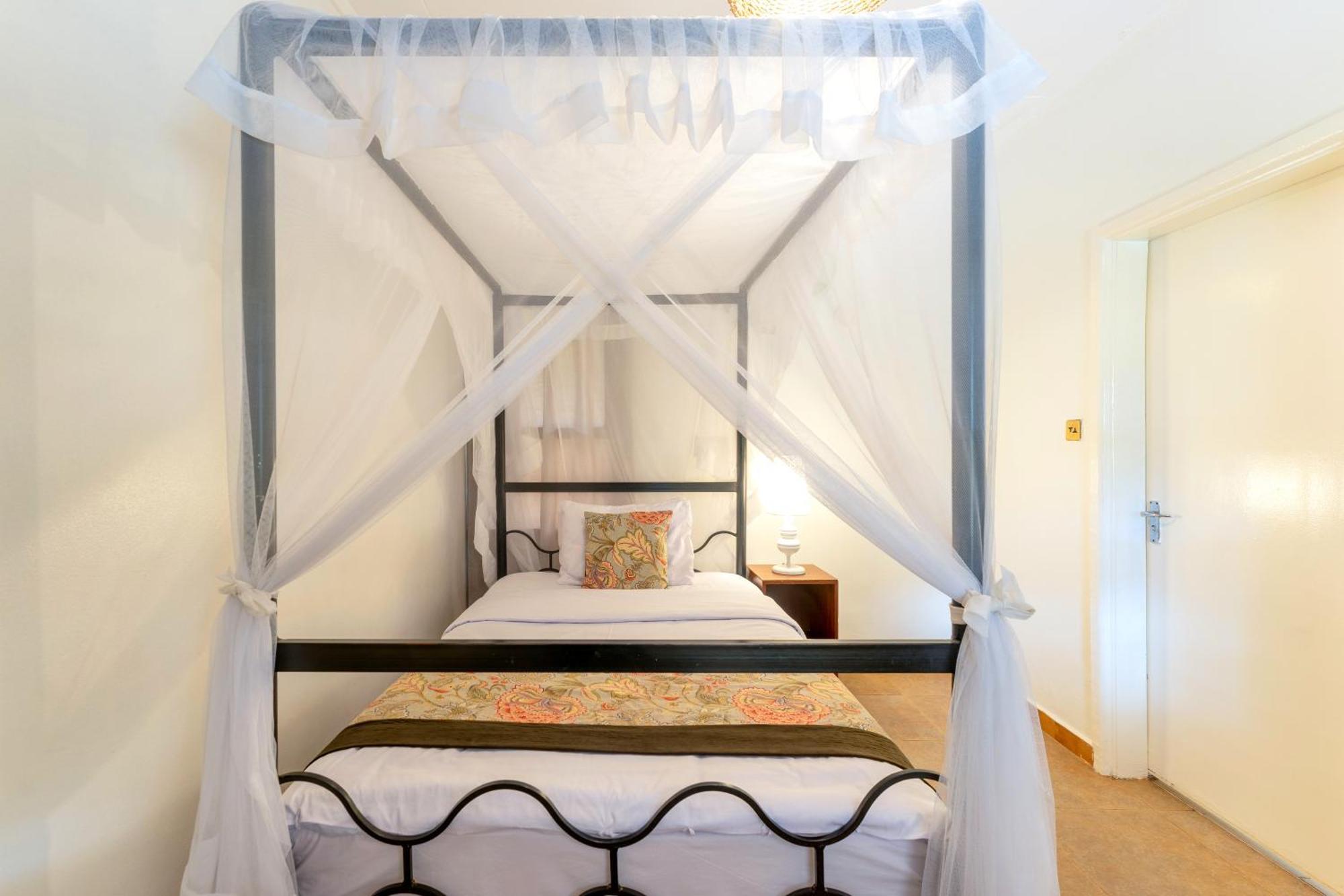 Masindi Hotel Ngoại thất bức ảnh